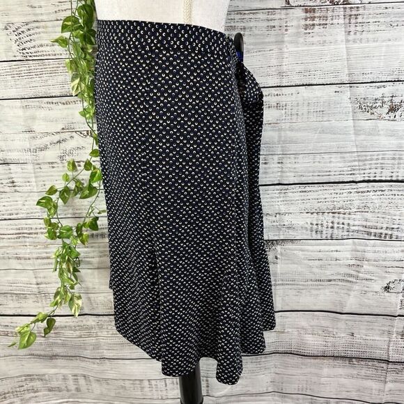 Talbots Skirt size 16 Pet Black Blue Polka Dots Slinky Above Knee Flared Stretch - Picture 10 of 13